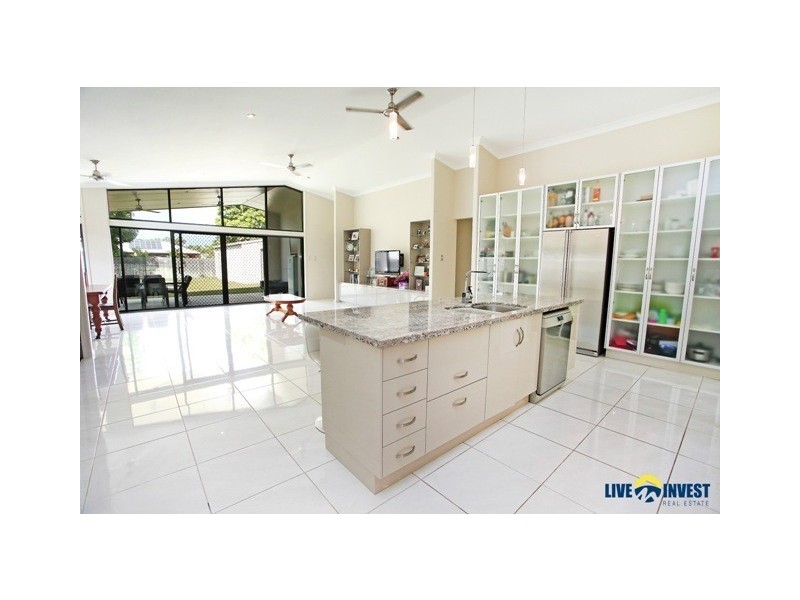 11 Beach Oak Drive, Mount Low QLD 4818