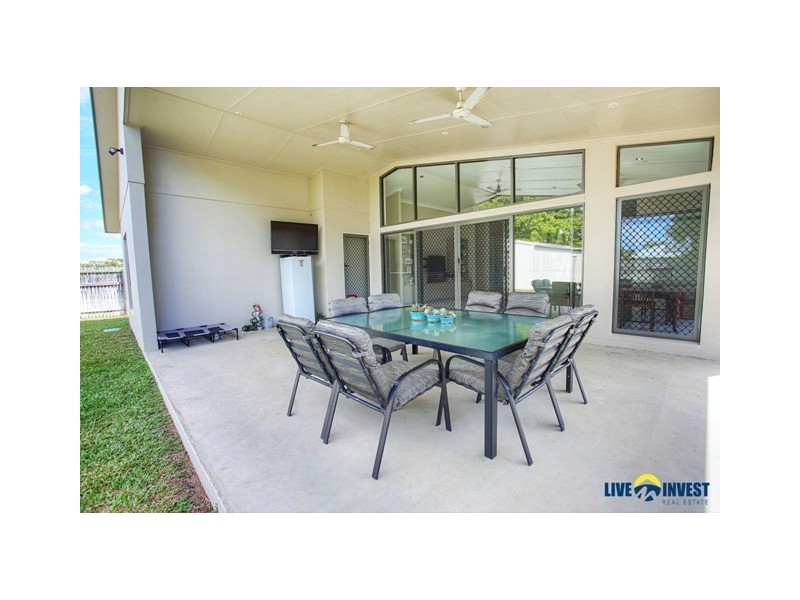 11 Beach Oak Drive, Mount Low QLD 4818