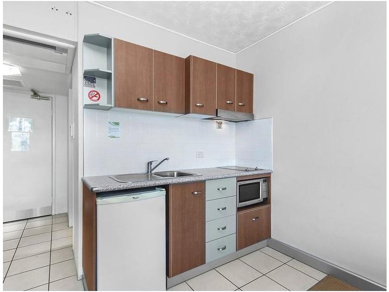 2/63 The Strand, North Ward QLD 4810
