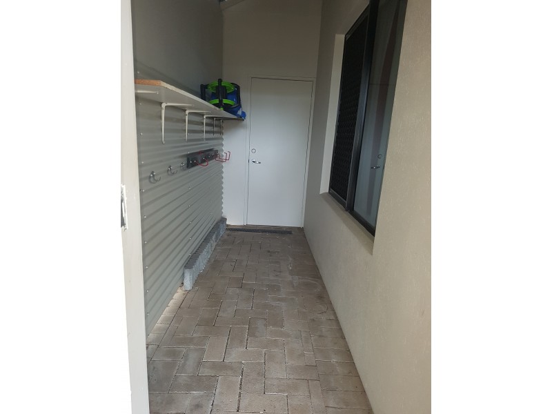 16 Columbia Way, Douglas QLD 4814