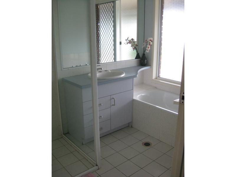 68 Kern Brothers Drive, Kirwan QLD 4817