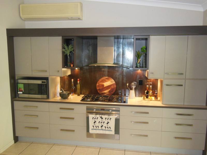 70 St Albans Road, Mount Louisa QLD 4814