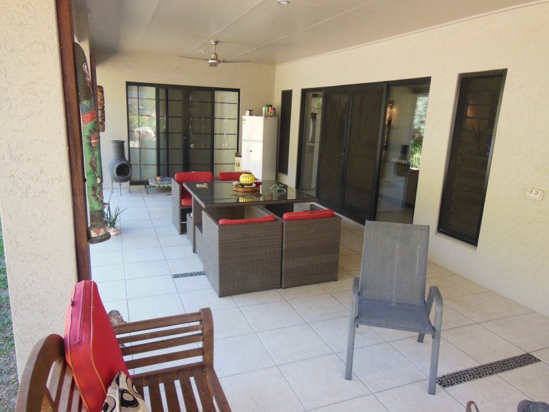 70 St Albans Road, Mount Louisa QLD 4814