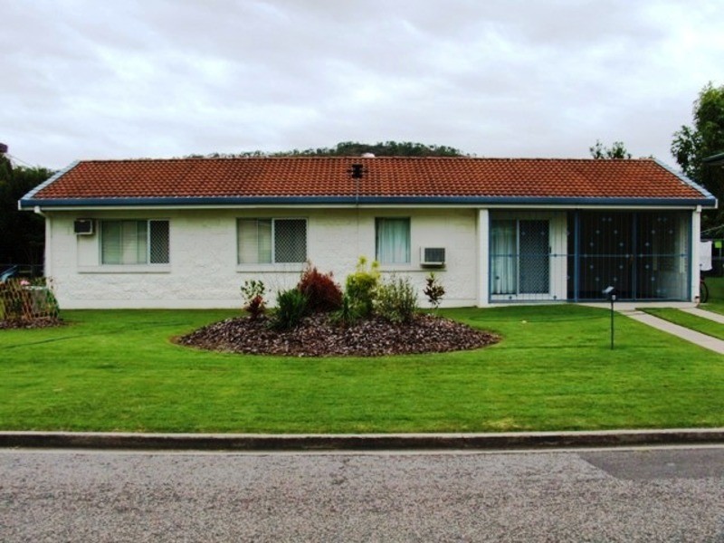 8 Gill Street, Kirwan QLD 4817