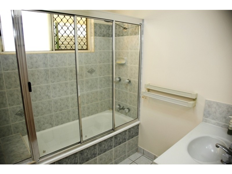 233 Kelso Drive, Kelso QLD 4815