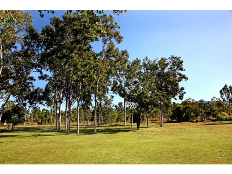 233 Kelso Drive, Kelso QLD 4815