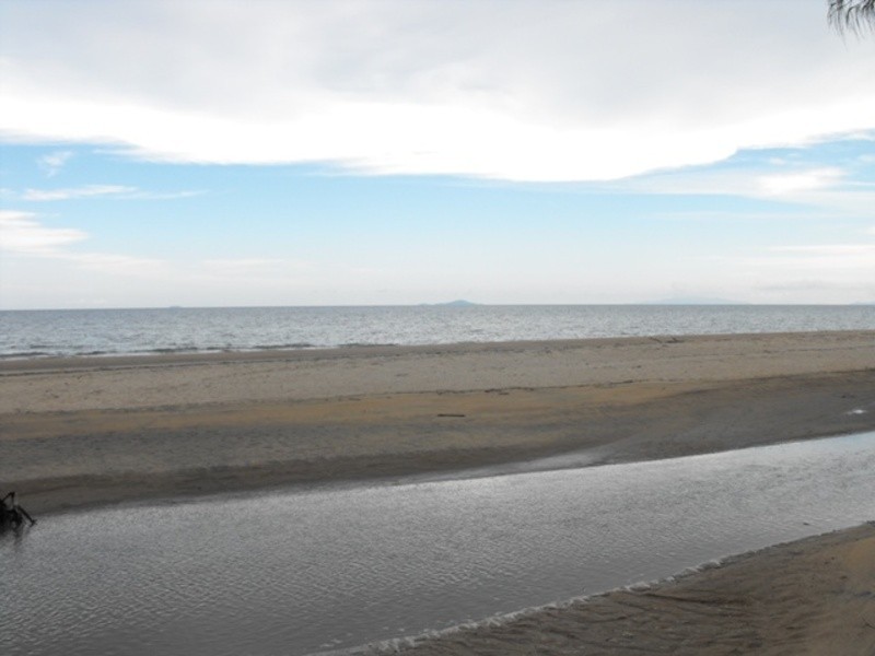 183 Ocean Parade, Balgal Beach QLD 4816