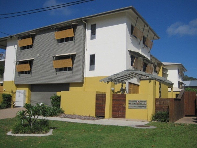 1/11 Crauford Street, West End QLD 4810