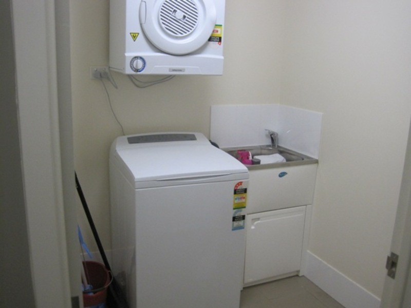 1/11 Crauford Street, West End QLD 4810