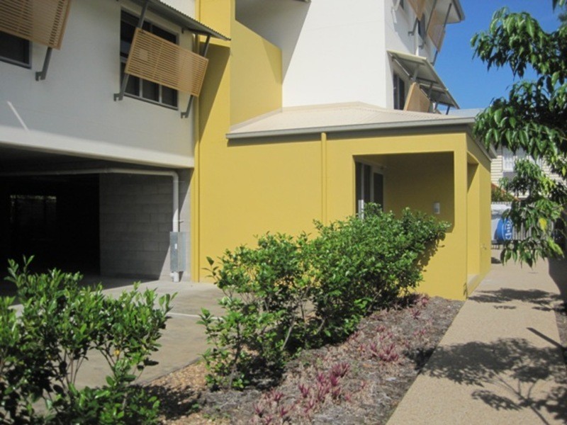 1/11 Crauford Street, West End QLD 4810