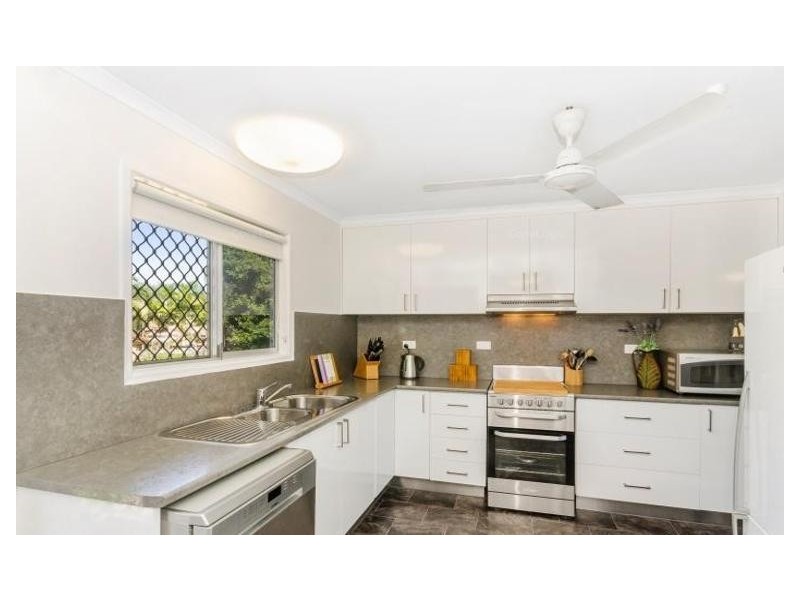 8 Bligh Street, Kirwan QLD 4817