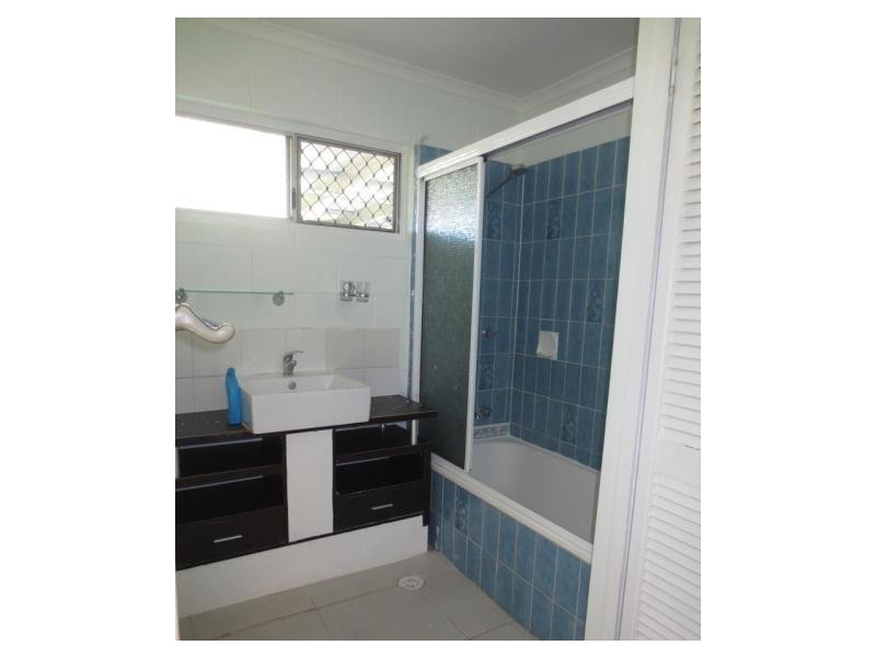 18 Julia Street, Kirwan QLD 4817
