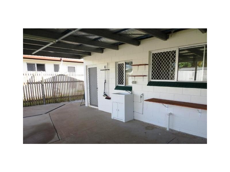18 Julia Street, Kirwan QLD 4817
