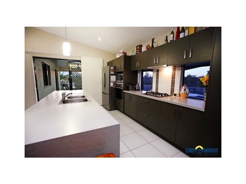 1 South Beck Drive, Rasmussen QLD 4815