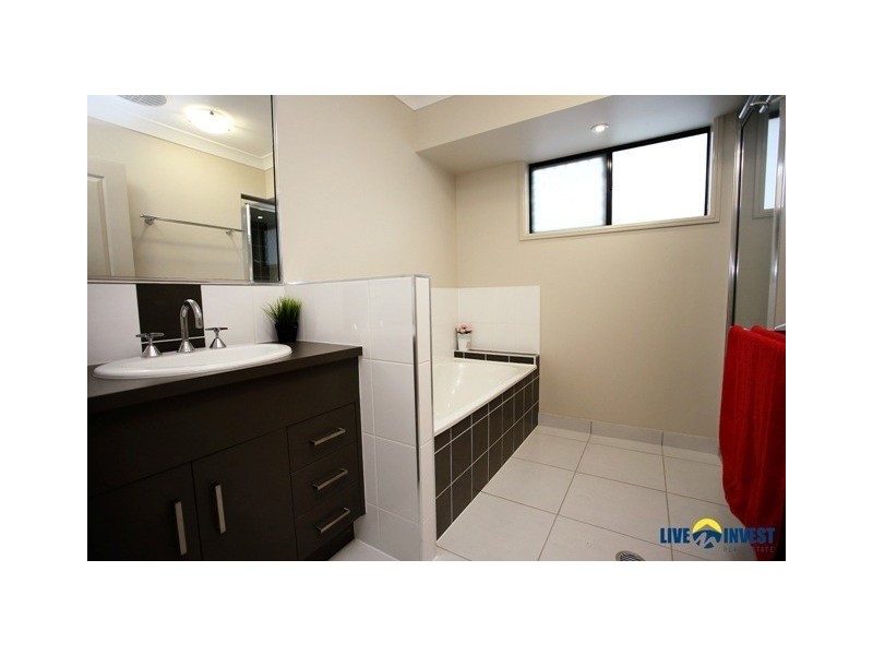 1 South Beck Drive, Rasmussen QLD 4815