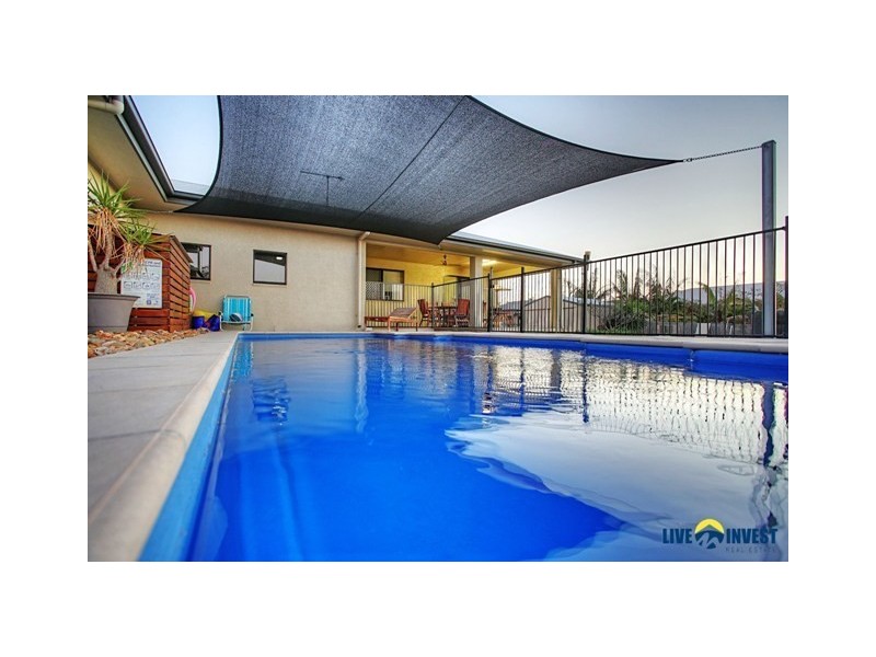 1 South Beck Drive, Rasmussen QLD 4815