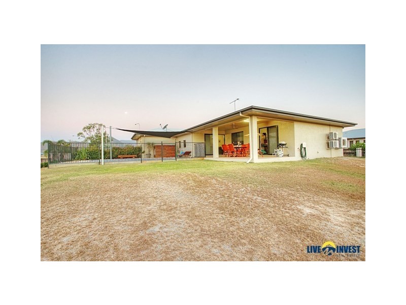 1 South Beck Drive, Rasmussen QLD 4815