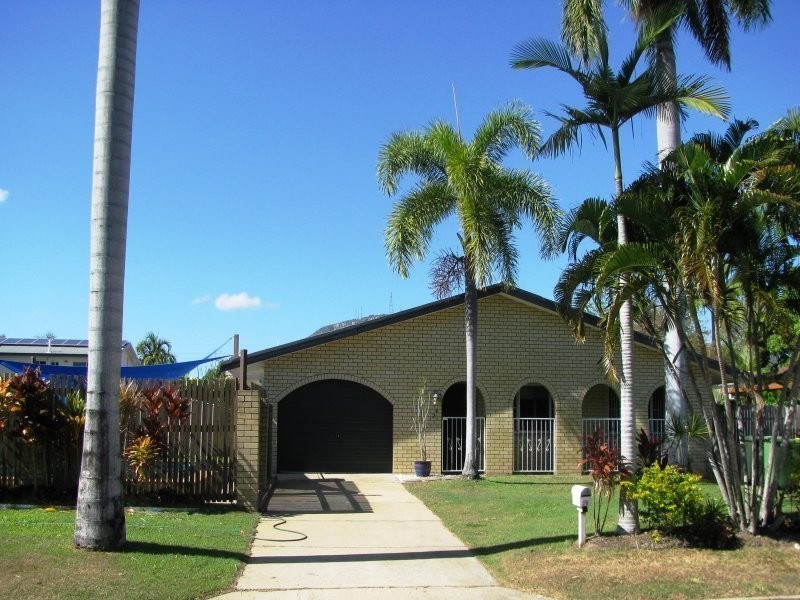 25 Rossiter Street, Cranbrook QLD 4814