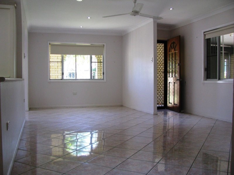 25 Rossiter Street, Cranbrook QLD 4814