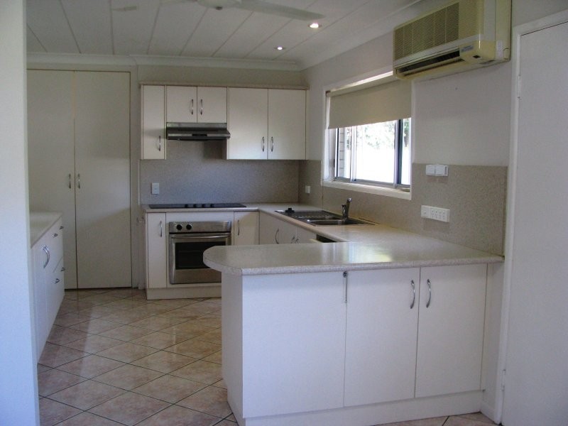 25 Rossiter Street, Cranbrook QLD 4814