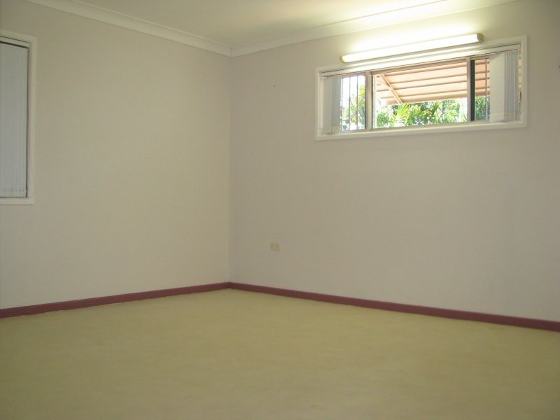 25 Rossiter Street, Cranbrook QLD 4814