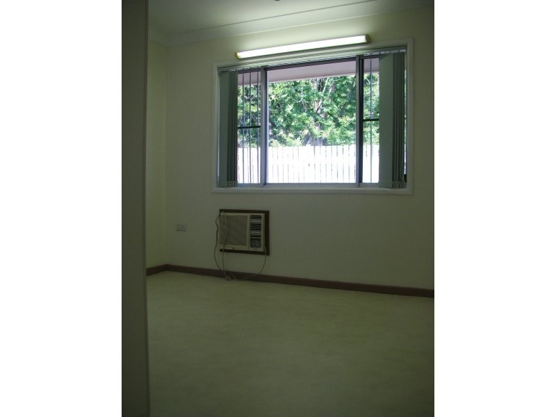 25 Rossiter Street, Cranbrook QLD 4814