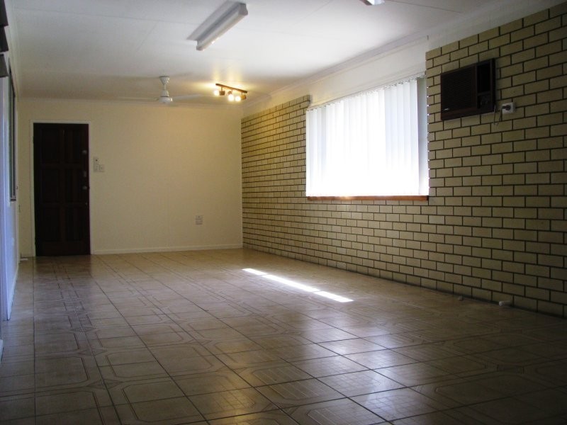 25 Rossiter Street, Cranbrook QLD 4814