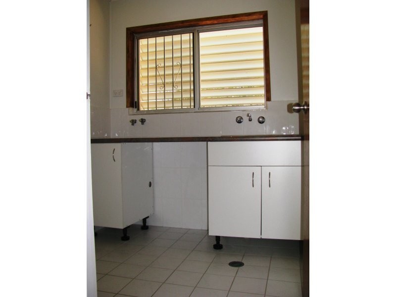 25 Rossiter Street, Cranbrook QLD 4814