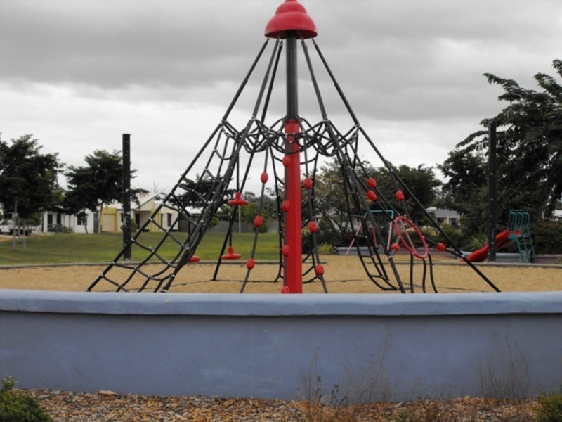 8 Fontwell Crescent, Mount Low QLD 4818