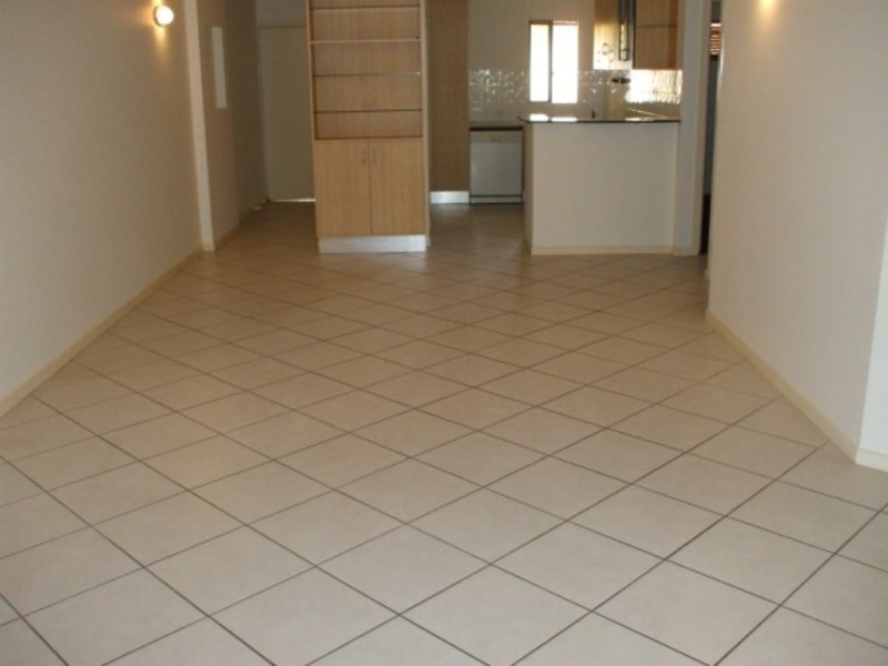 14/18 – 30 Sir Leslie Thiess Drive, Townsville City QLD 4810