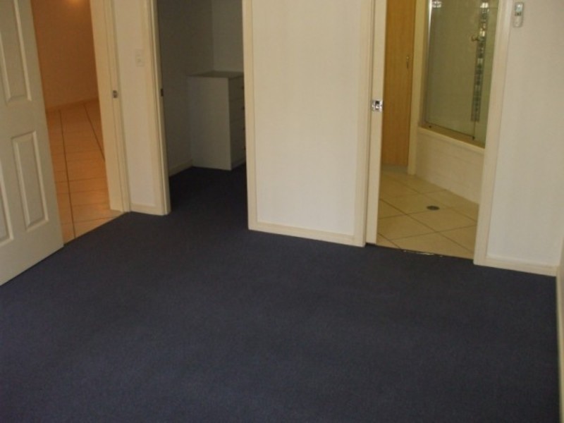 14/18 – 30 Sir Leslie Thiess Drive, Townsville City QLD 4810