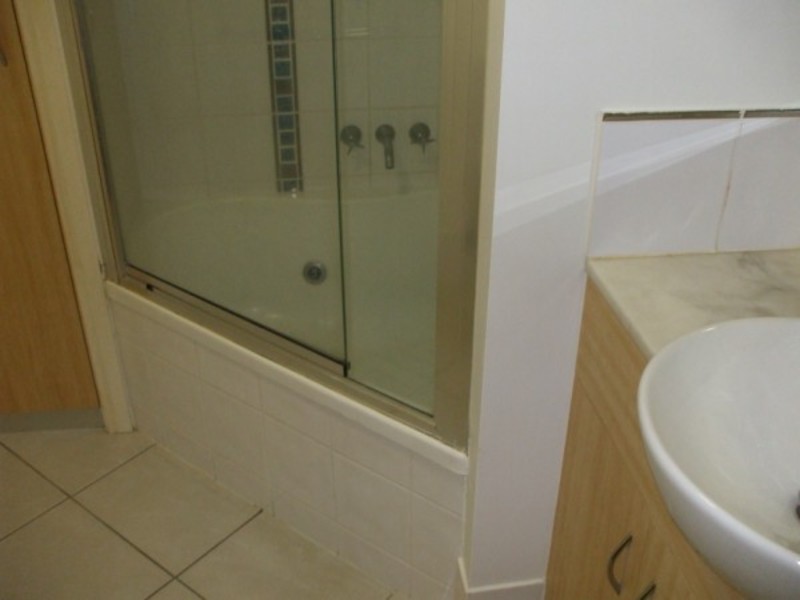 14/18 – 30 Sir Leslie Thiess Drive, Townsville City QLD 4810