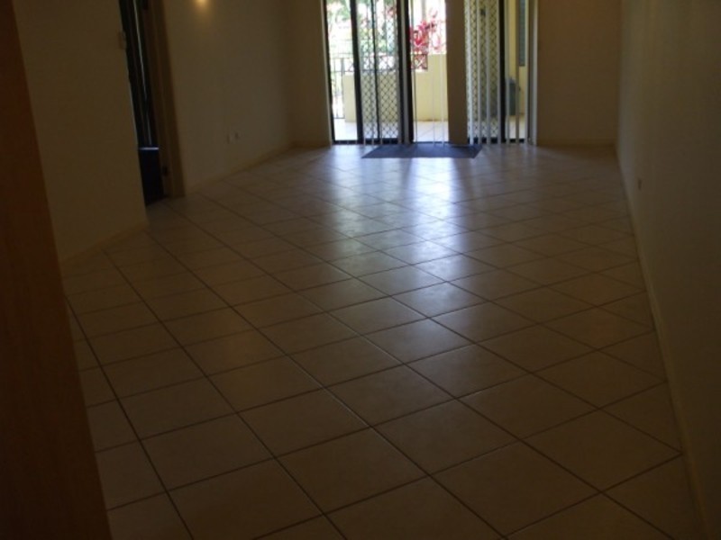 14/18 – 30 Sir Leslie Thiess Drive, Townsville City QLD 4810