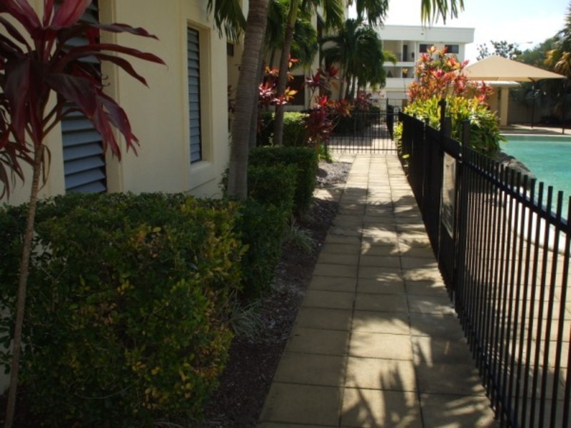 14/18 – 30 Sir Leslie Thiess Drive, Townsville City QLD 4810