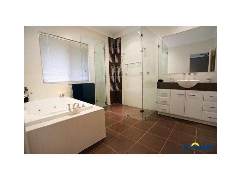 6 Caspian Court, Kelso QLD 4815