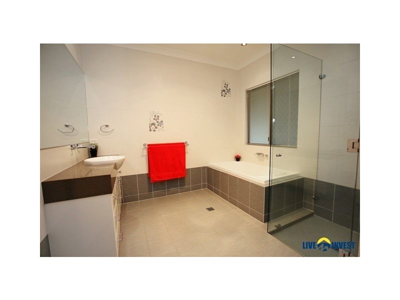 6 Caspian Court, Kelso QLD 4815