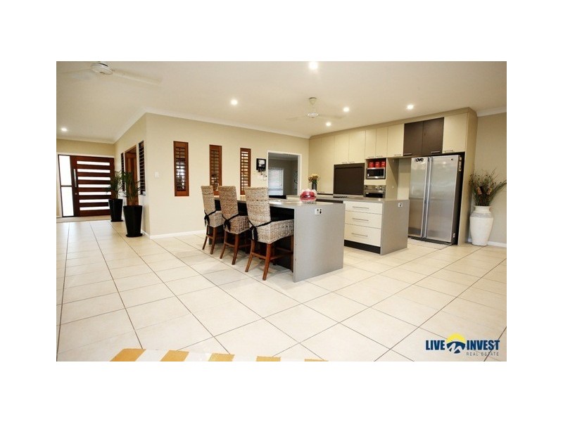 30 Greentree Circuit, Bushland Beach QLD 4818