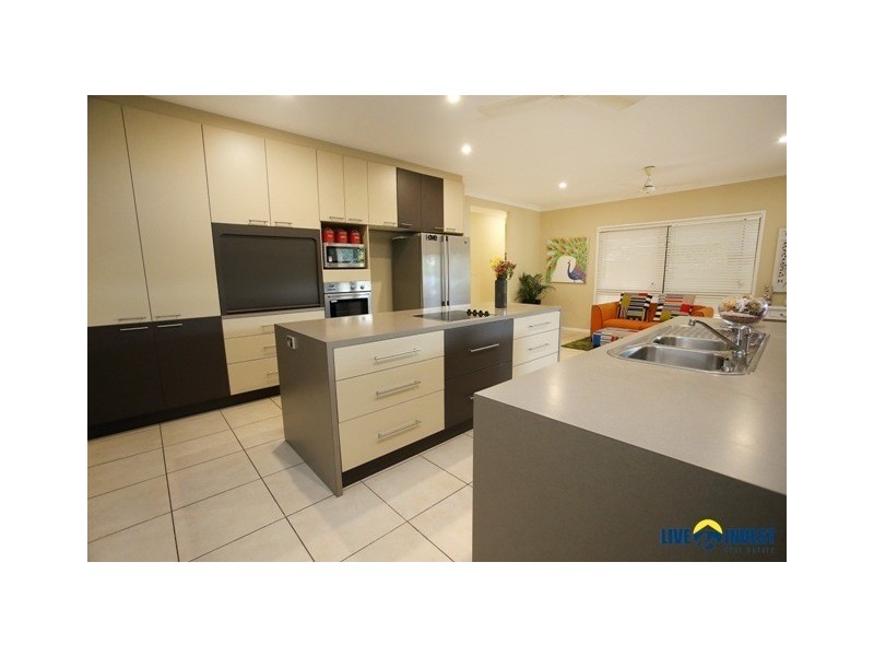 30 Greentree Circuit, Bushland Beach QLD 4818