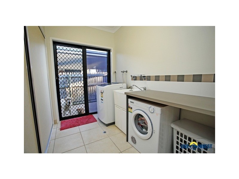 30 Greentree Circuit, Bushland Beach QLD 4818