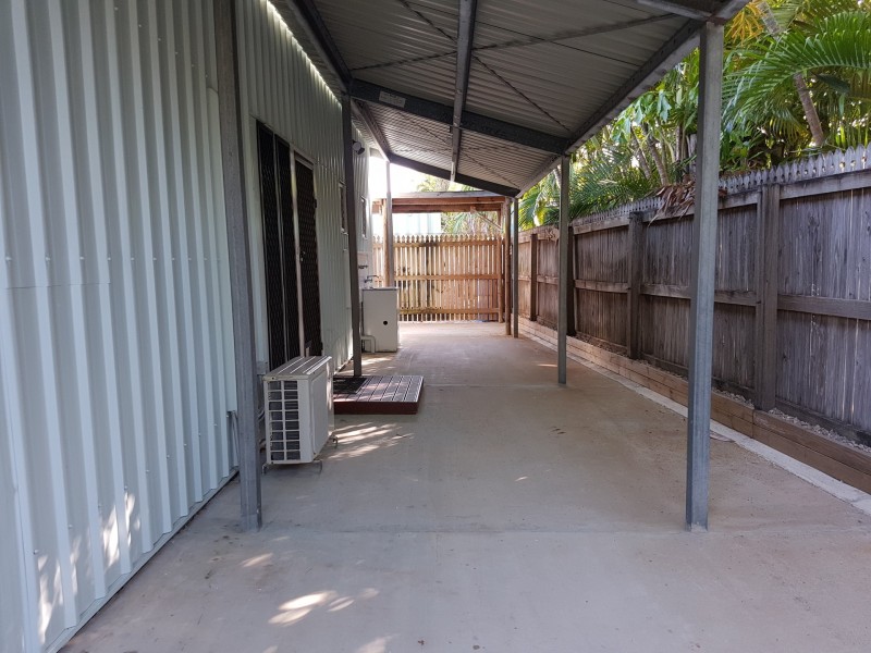 27 Manuka Court, Bushland Beach QLD 4818