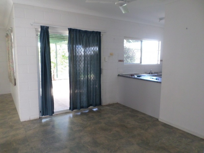 20 Lyndhurst Street, Mount Louisa QLD 4814