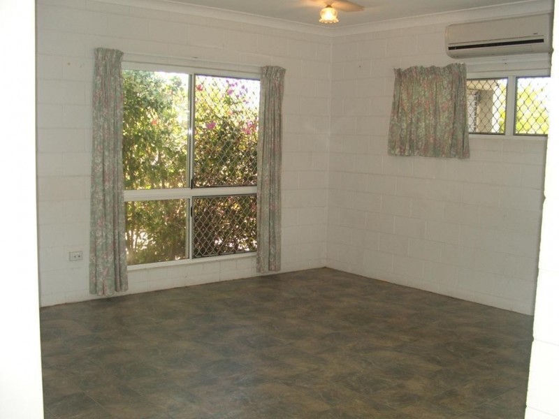 20 Lyndhurst Street, Mount Louisa QLD 4814