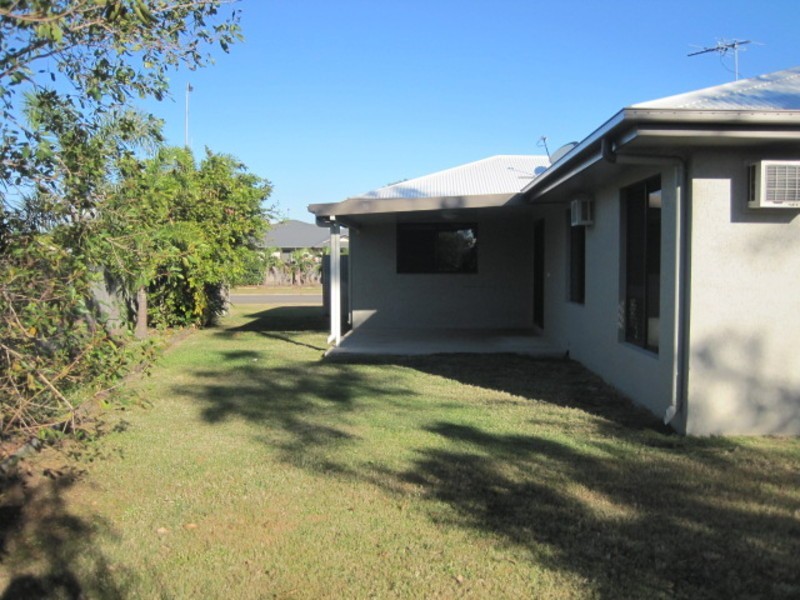 8 Summerland Drive, Deeragun QLD 4818