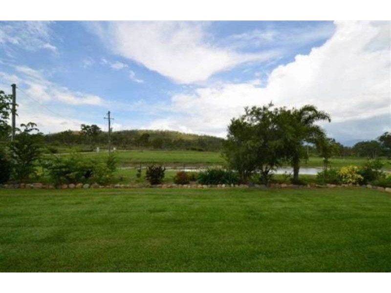 224 Valley Drive, Oak Valley QLD 4811