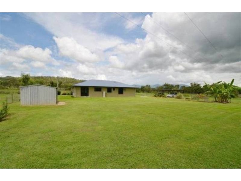 224 Valley Drive, Oak Valley QLD 4811