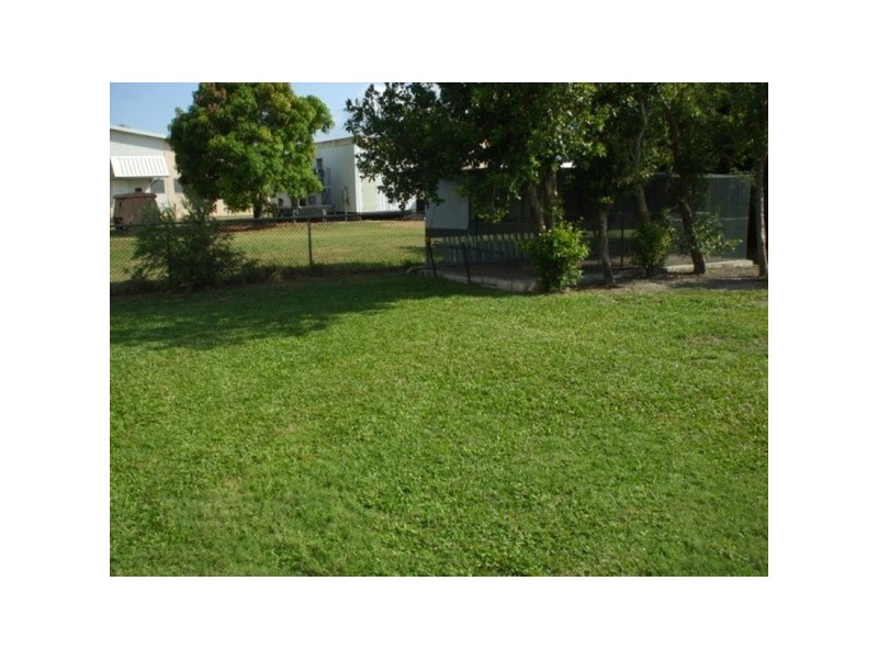 8 Holroyd Street, Wulguru QLD 4811