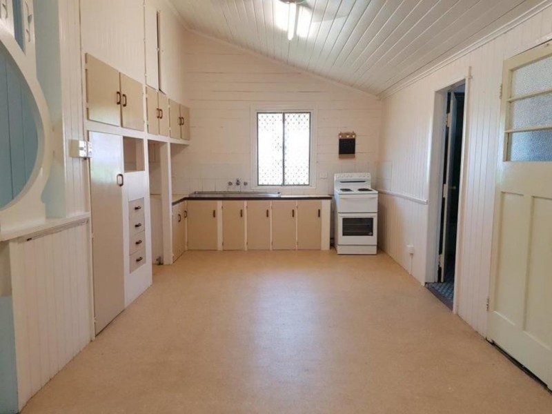 54 Park Street, Pimlico QLD 4812