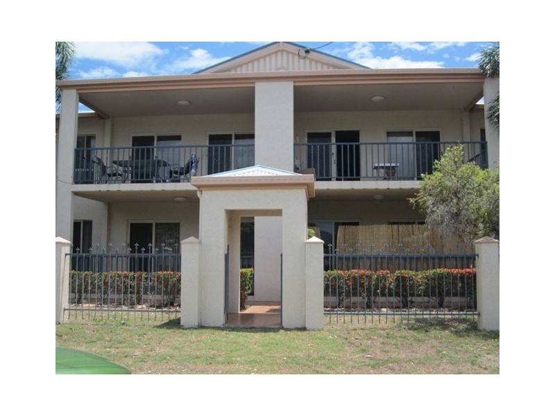 1/2 Macrossan Street, South Townsville QLD 4810