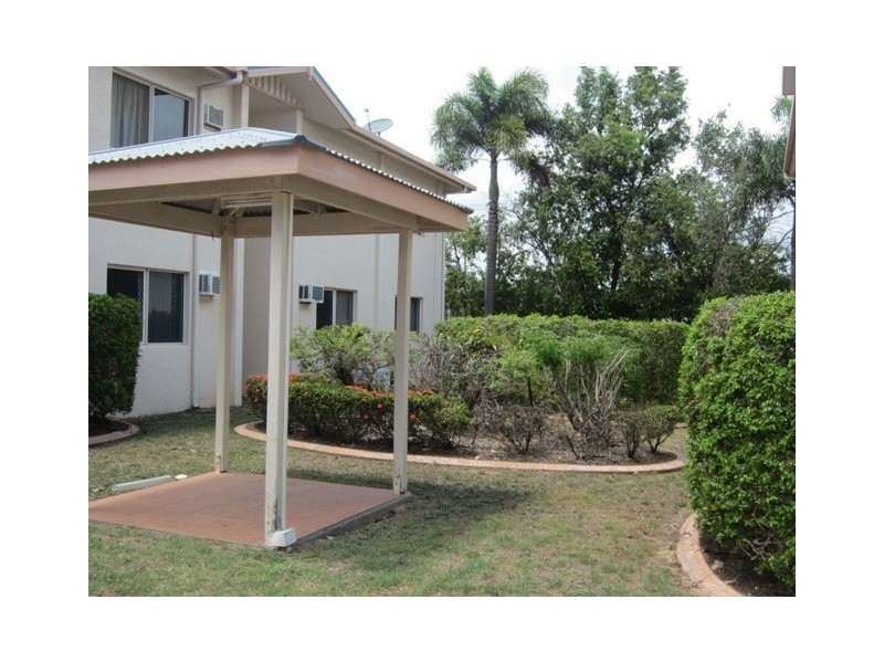 1/2 Macrossan Street, South Townsville QLD 4810
