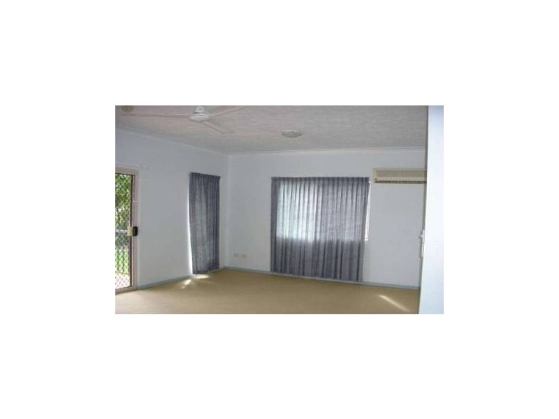 1/2 Macrossan Street, South Townsville QLD 4810